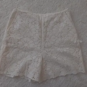 zara elegantni šorc