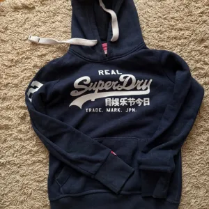 Superdry duks