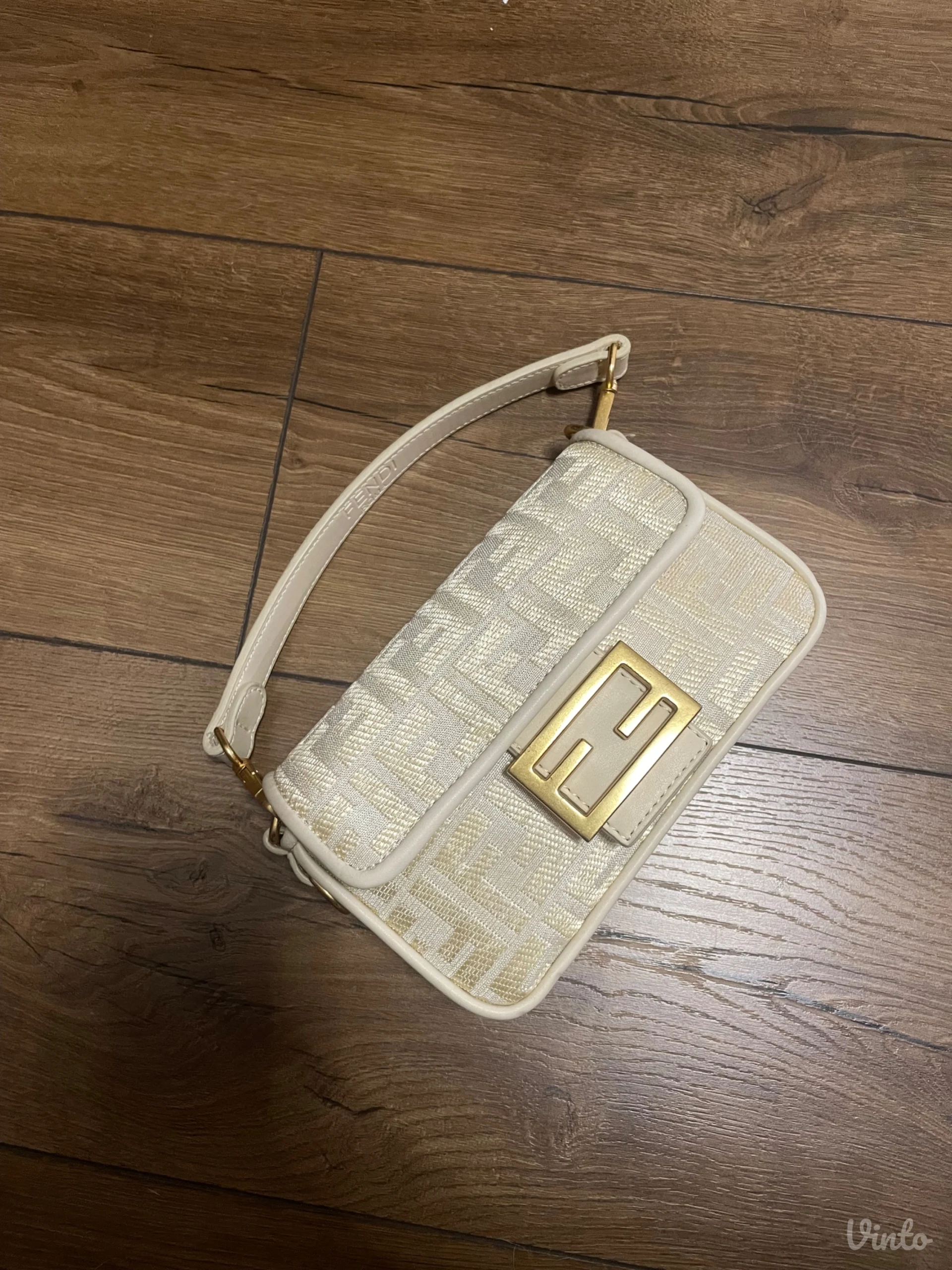 Fendi torbica nova