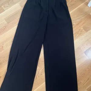 Shein elegantne pantalone