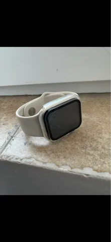 Apple Watch SE gen 2 40mm starlight