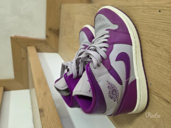 Patike Nike Air Jordan Mid 1