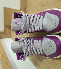 Patike Nike Air Jordan Mid 1