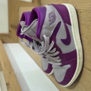 Patike Nike Air Jordan Mid 1