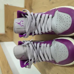 Patike Nike Air Jordan Mid 1