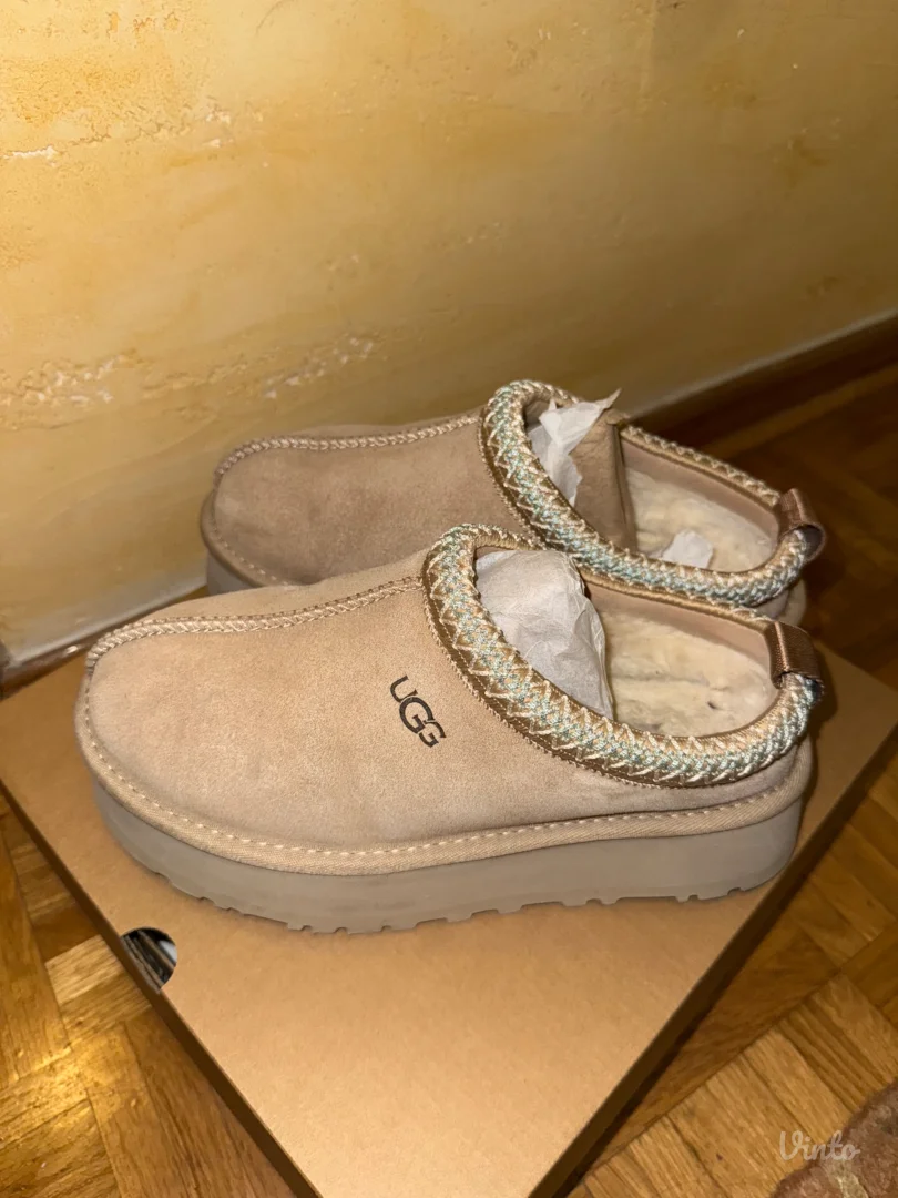 UGG Tazz