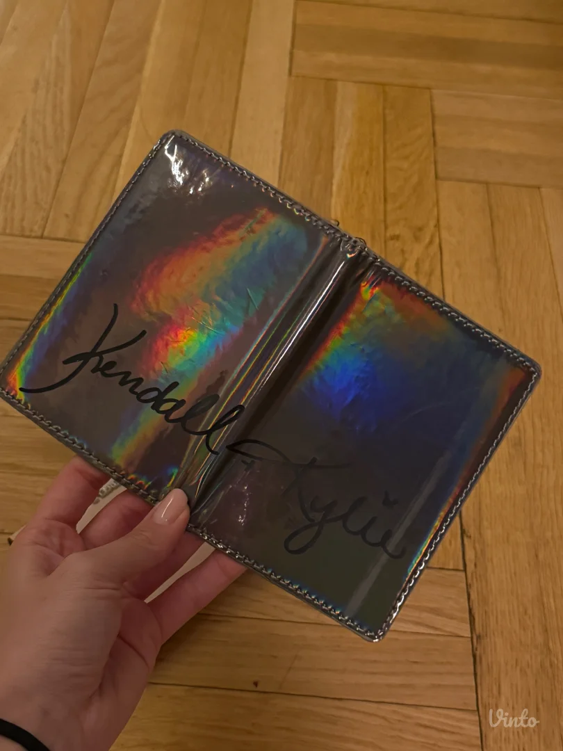 KenndalxKylie futrola za pasos