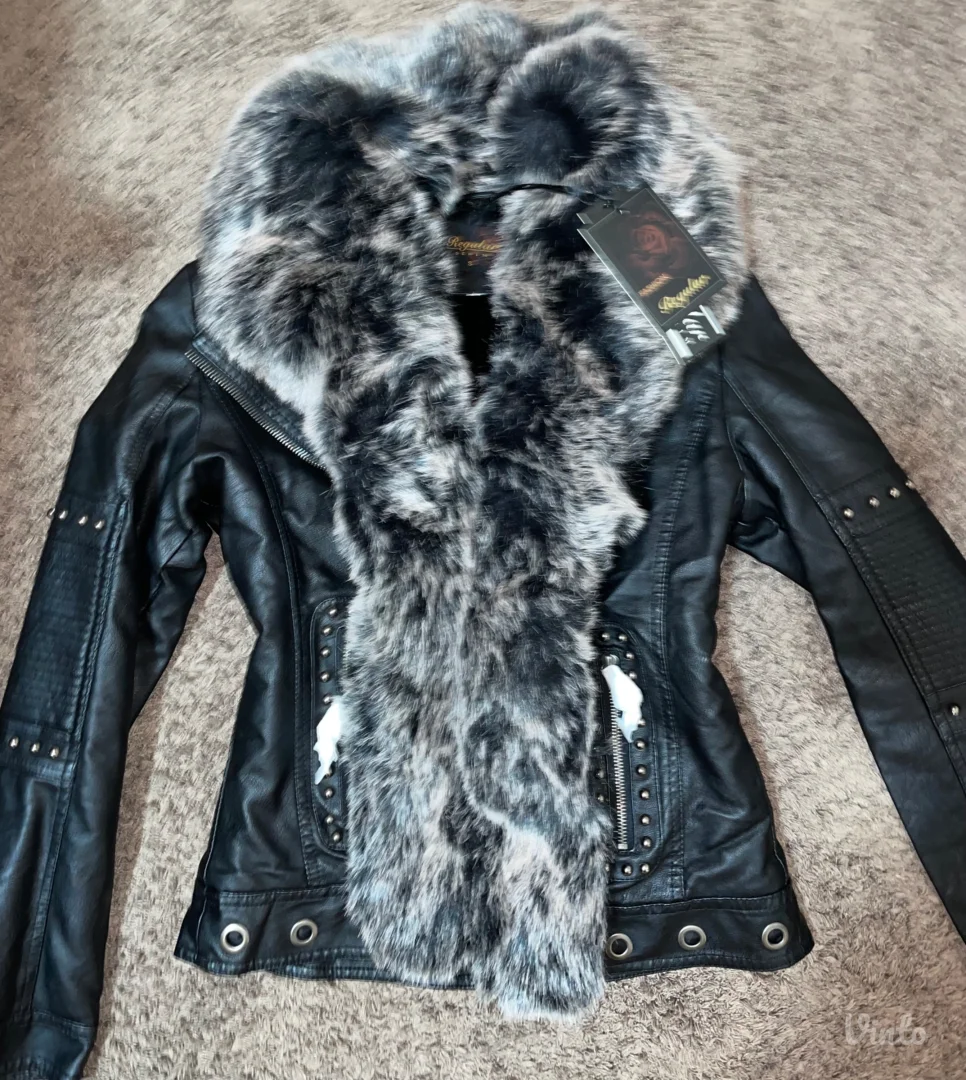 Crna jakna sa krznom