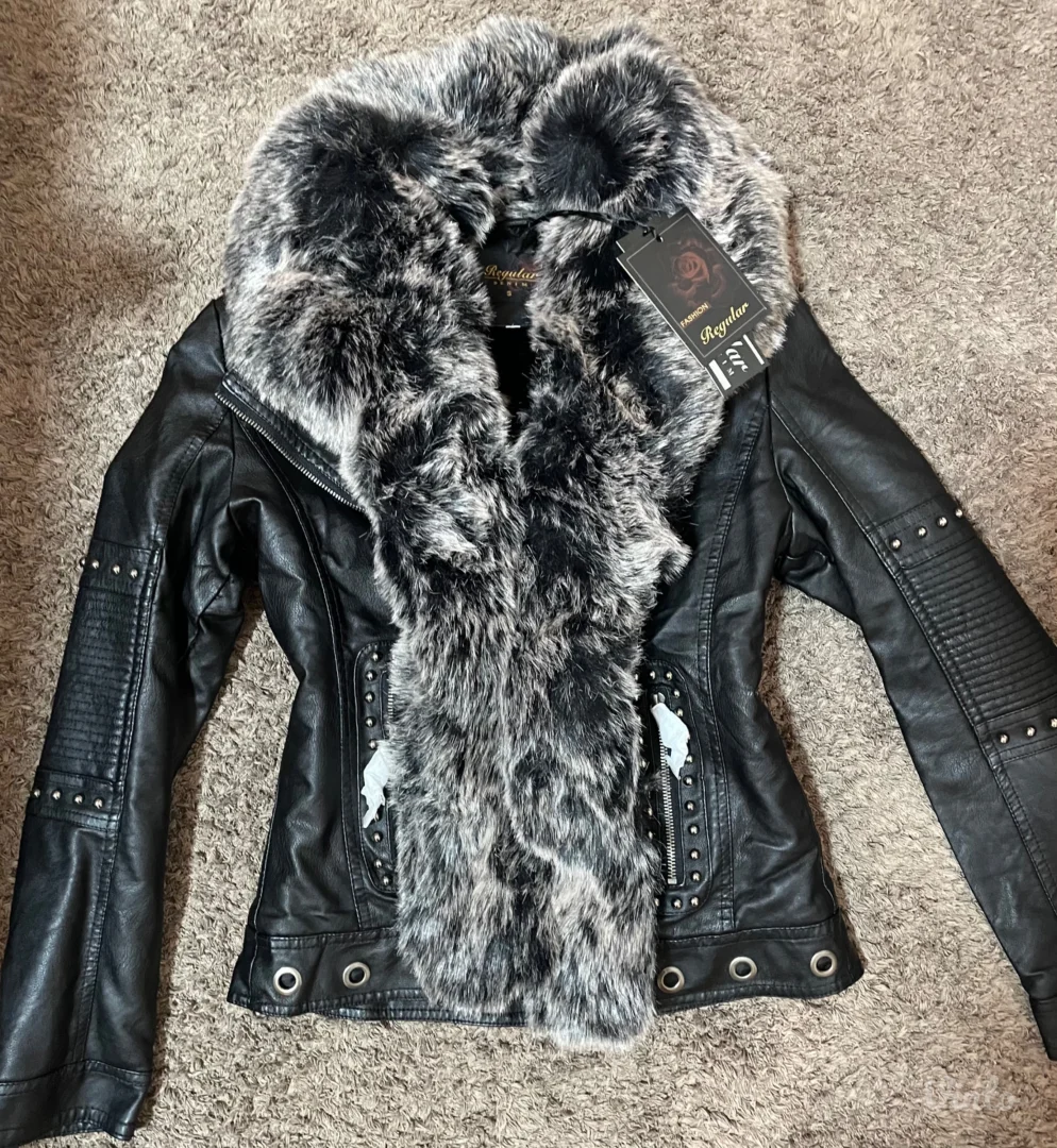 Crna jakna sa krznom