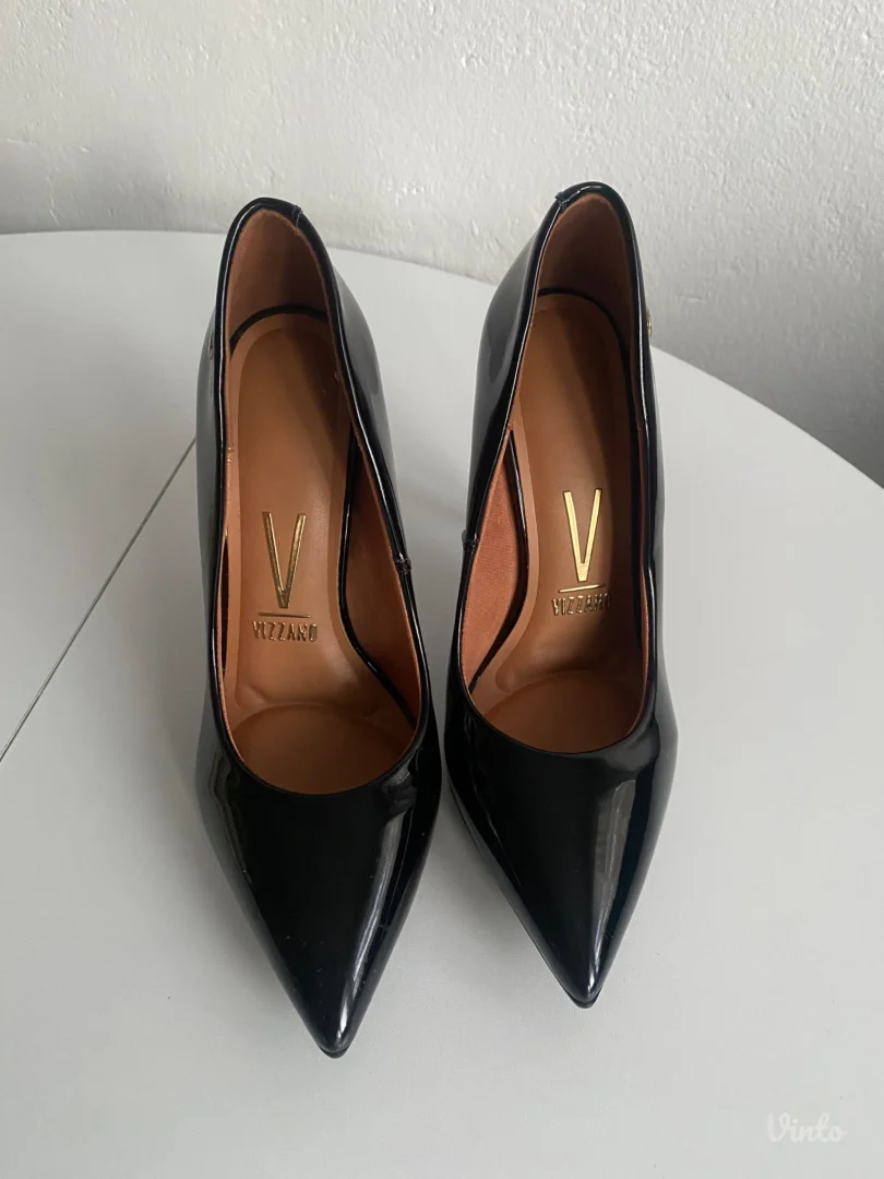 Vizzano crne lakovane salonke