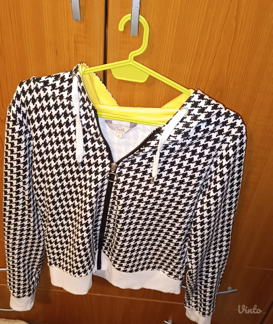 C&A- ženska dukserica na zakopčavanje