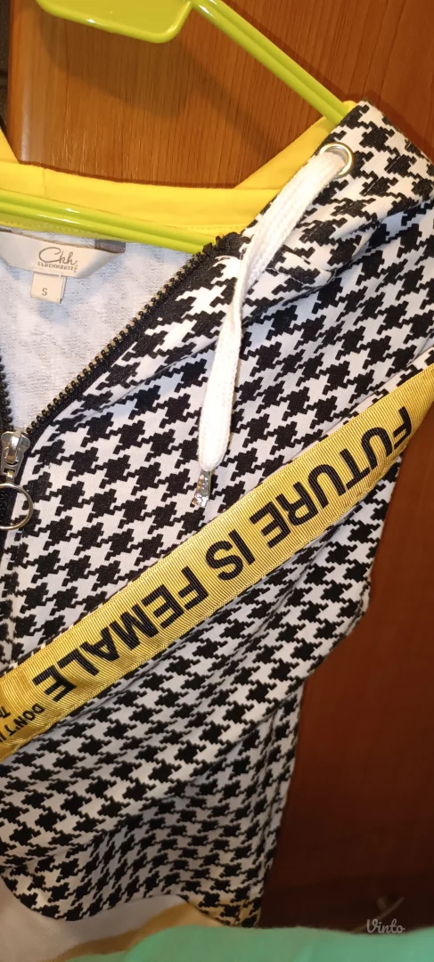 C&A- ženska dukserica na zakopčavanje