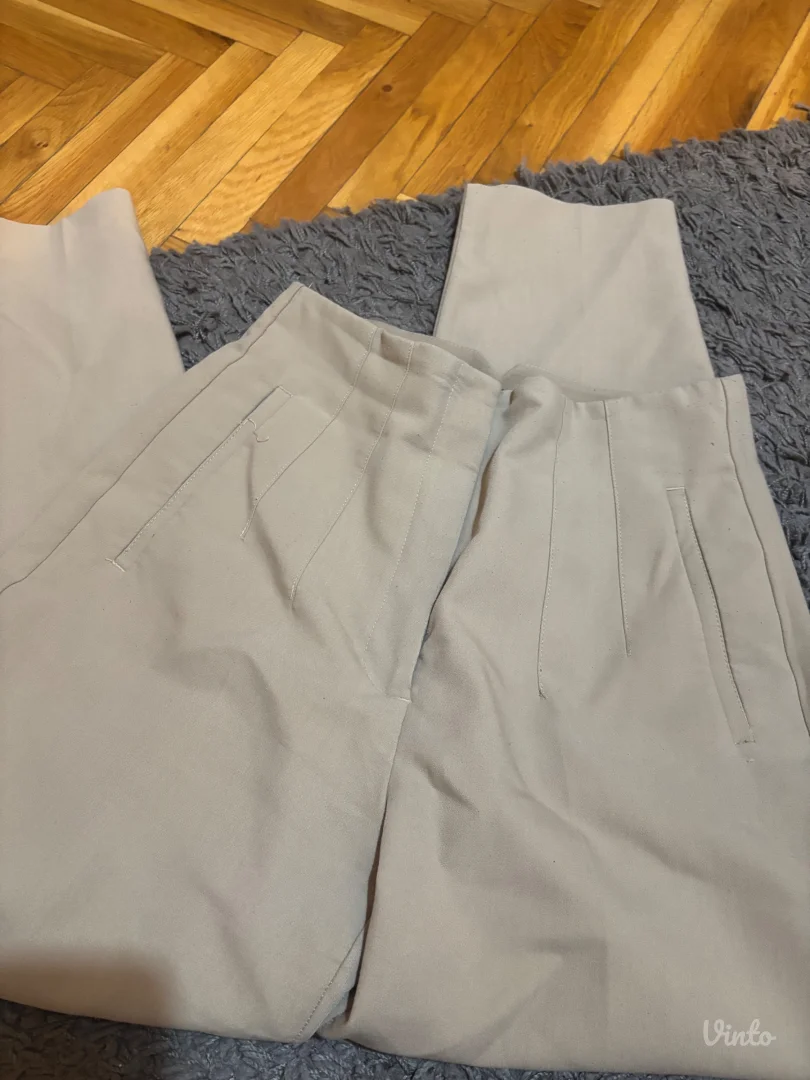 Zara pantalone na crtu