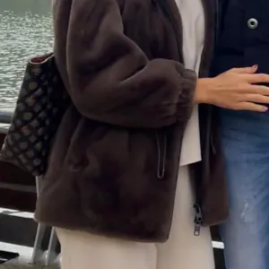 Zara strukirana bunda bundica