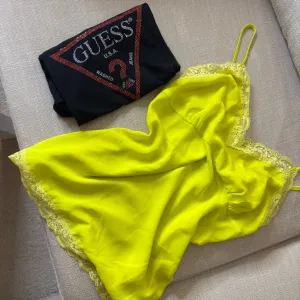 Guess lot 2 majice