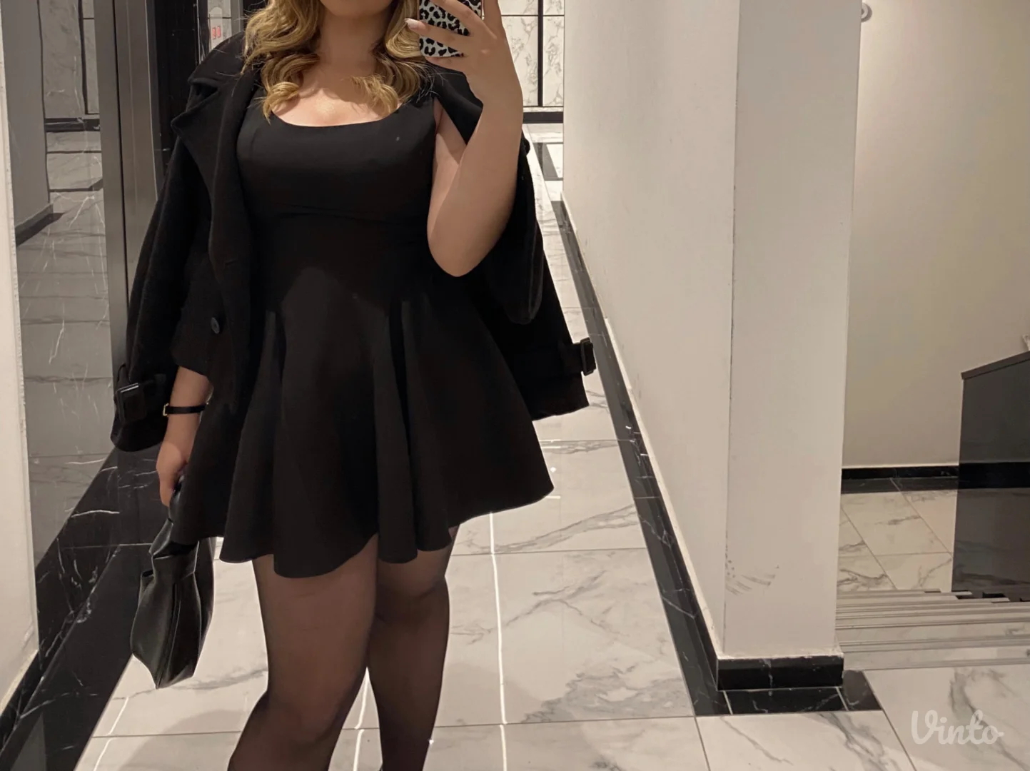 Crna haljina sa mašnom