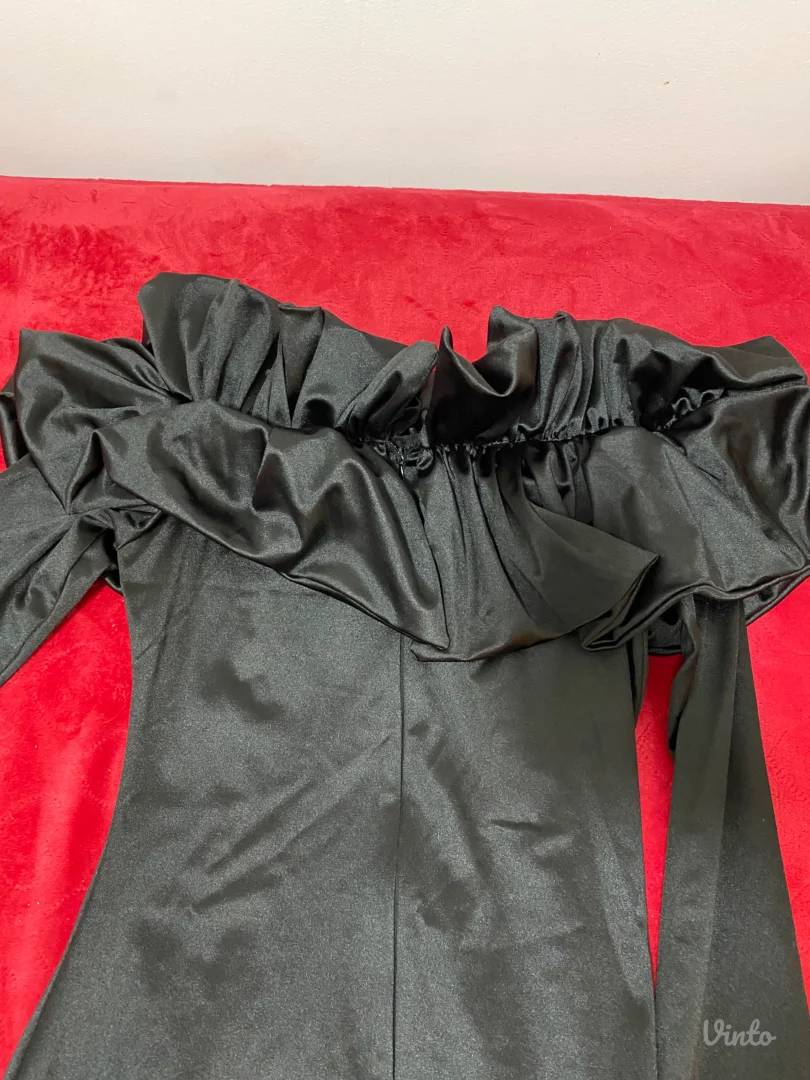 Crna haljina sa rukavima