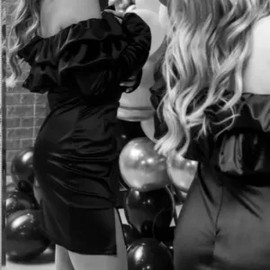 Crna haljina sa rukavima