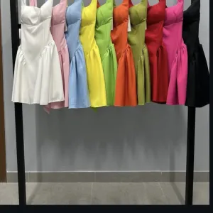 Crna haljina sa mašnom