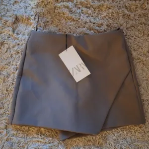 Zara skort