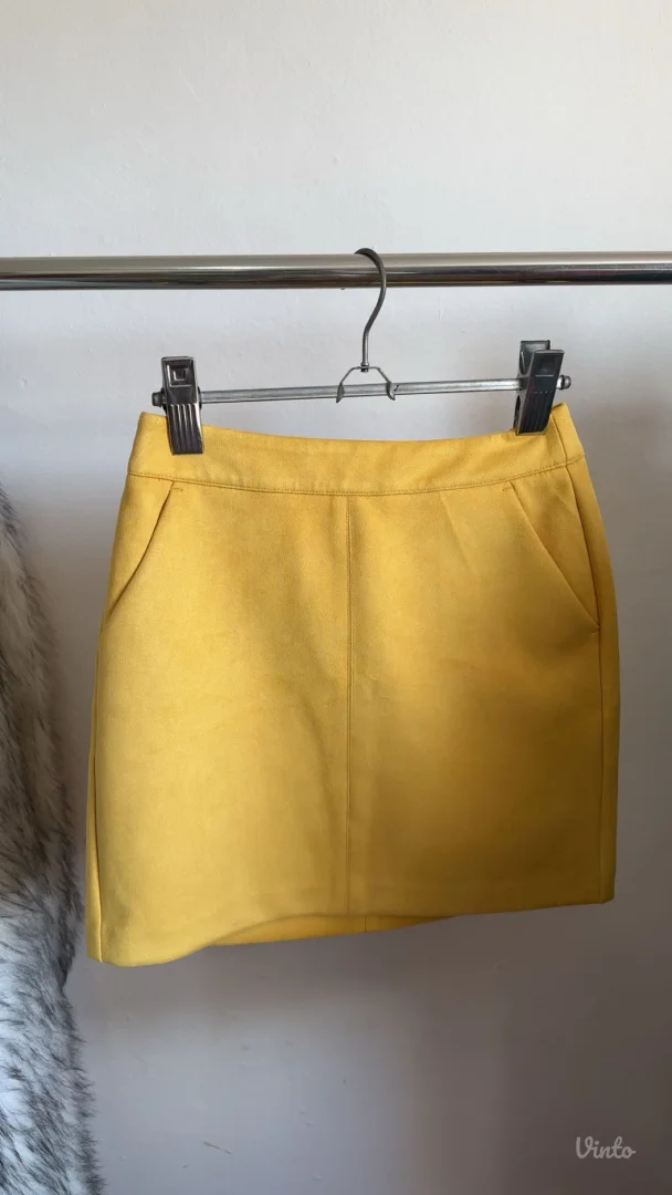 Žuta suknja od velura