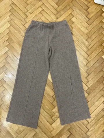 Zara pantalone- S velicina