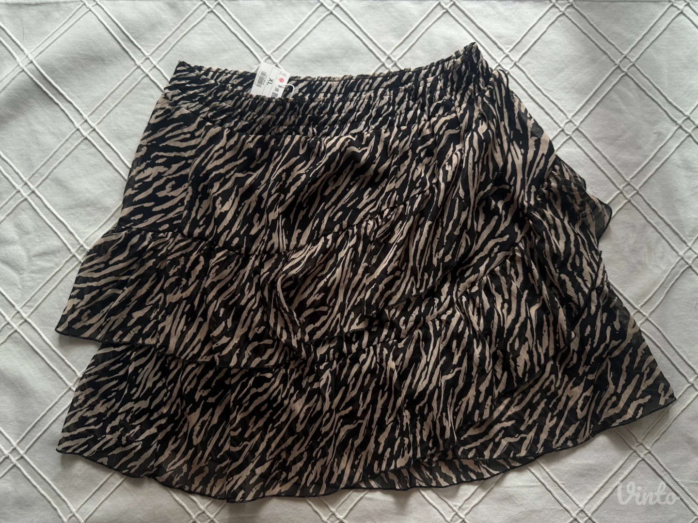 Reserved- suknja nova sa etiketom xl