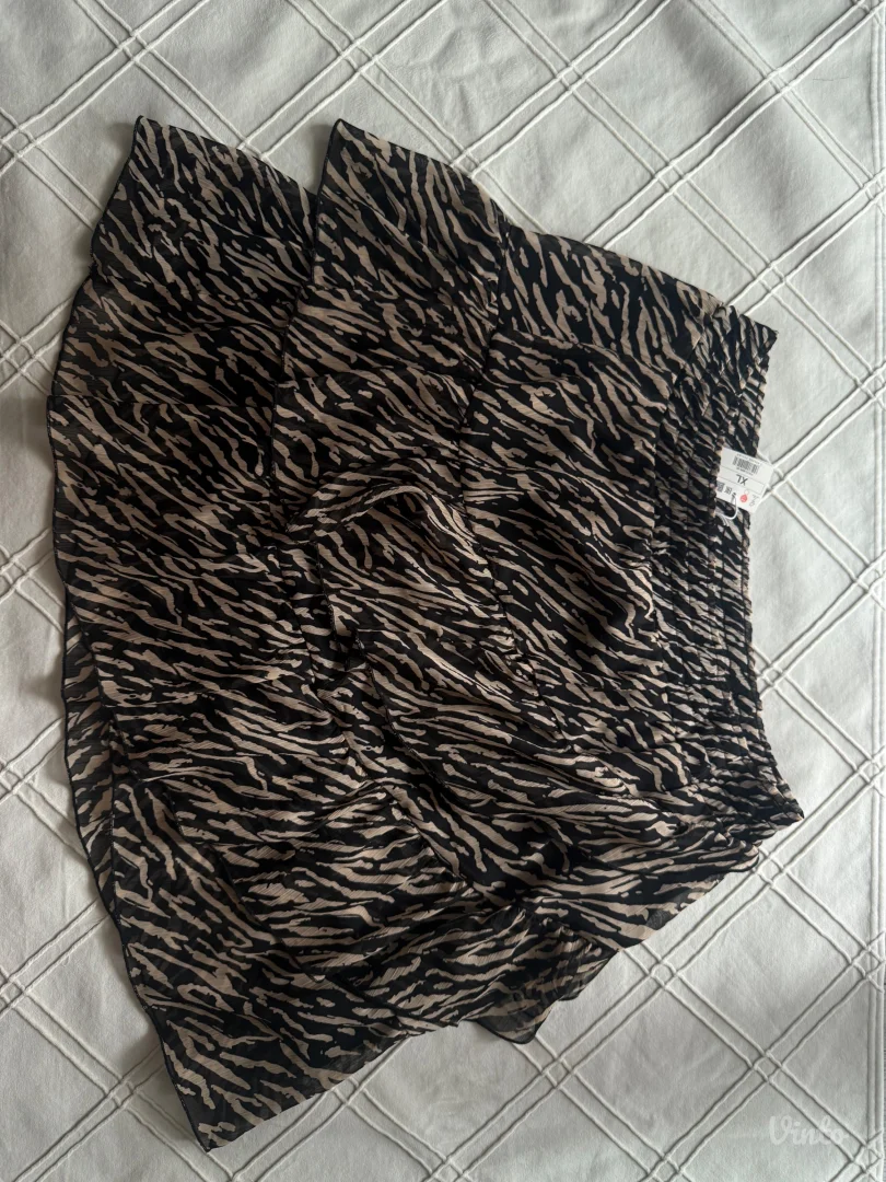 Reserved- suknja nova sa etiketom xl