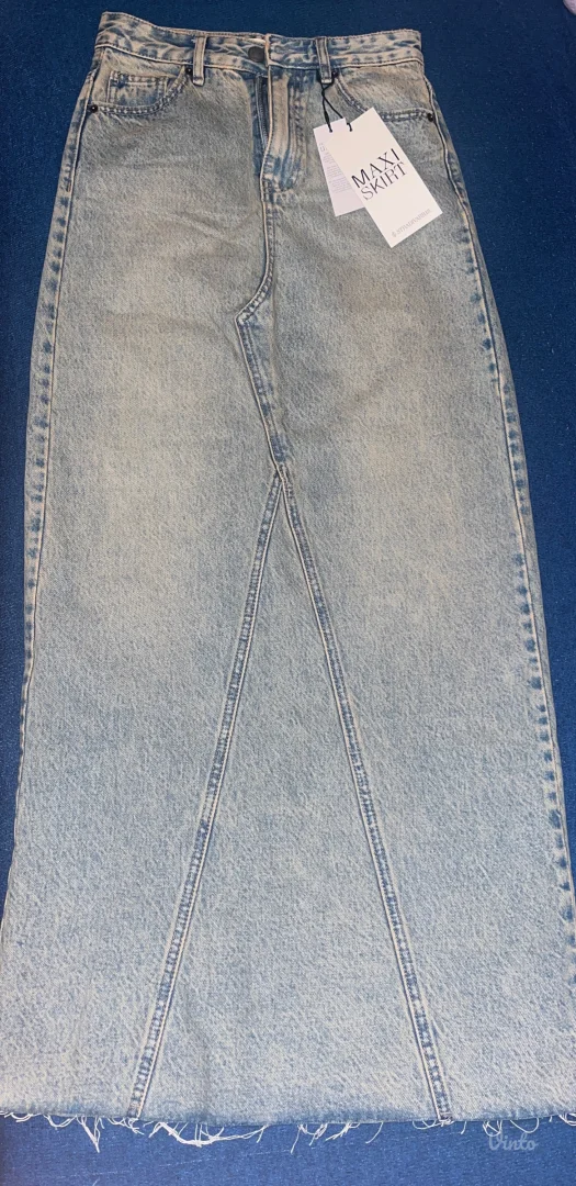 Stradivarius maxi suknja