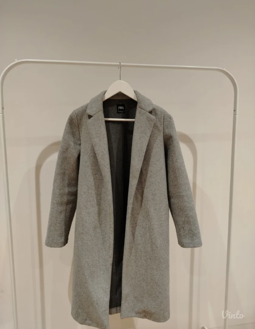 Zara sivi kaput