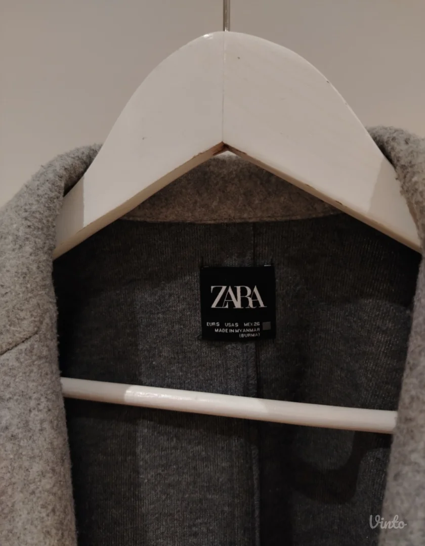 Zara sivi kaput
