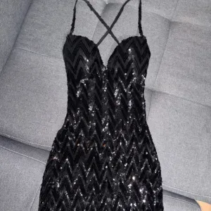 Haljina sa golim ledjima