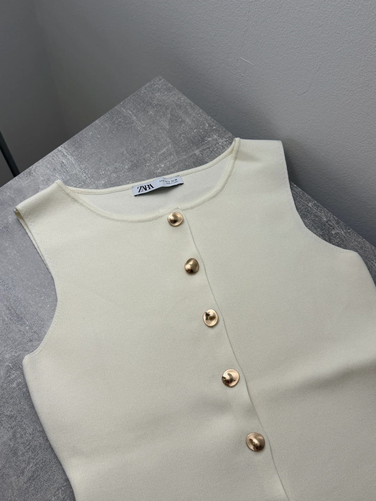 Zara pletneni prsluk/ top bez rukava