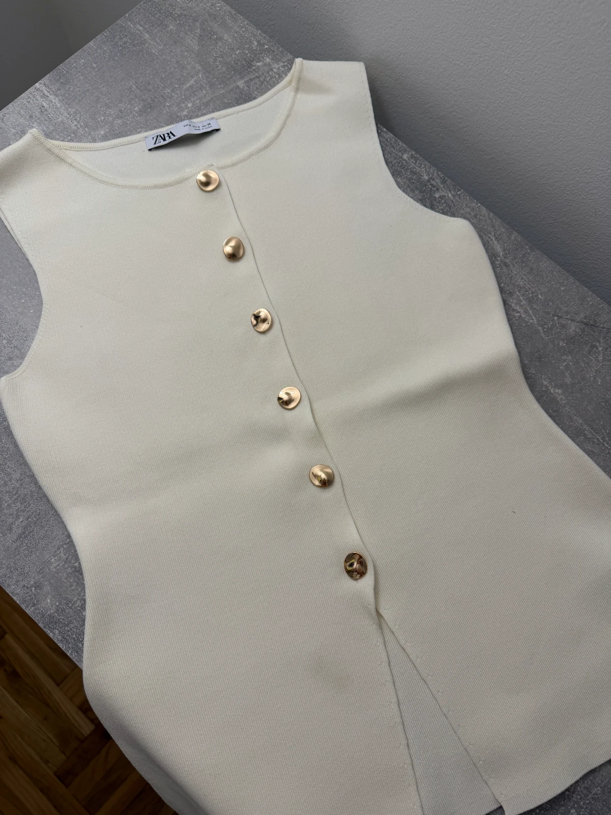 Zara pletneni prsluk/ top bez rukava