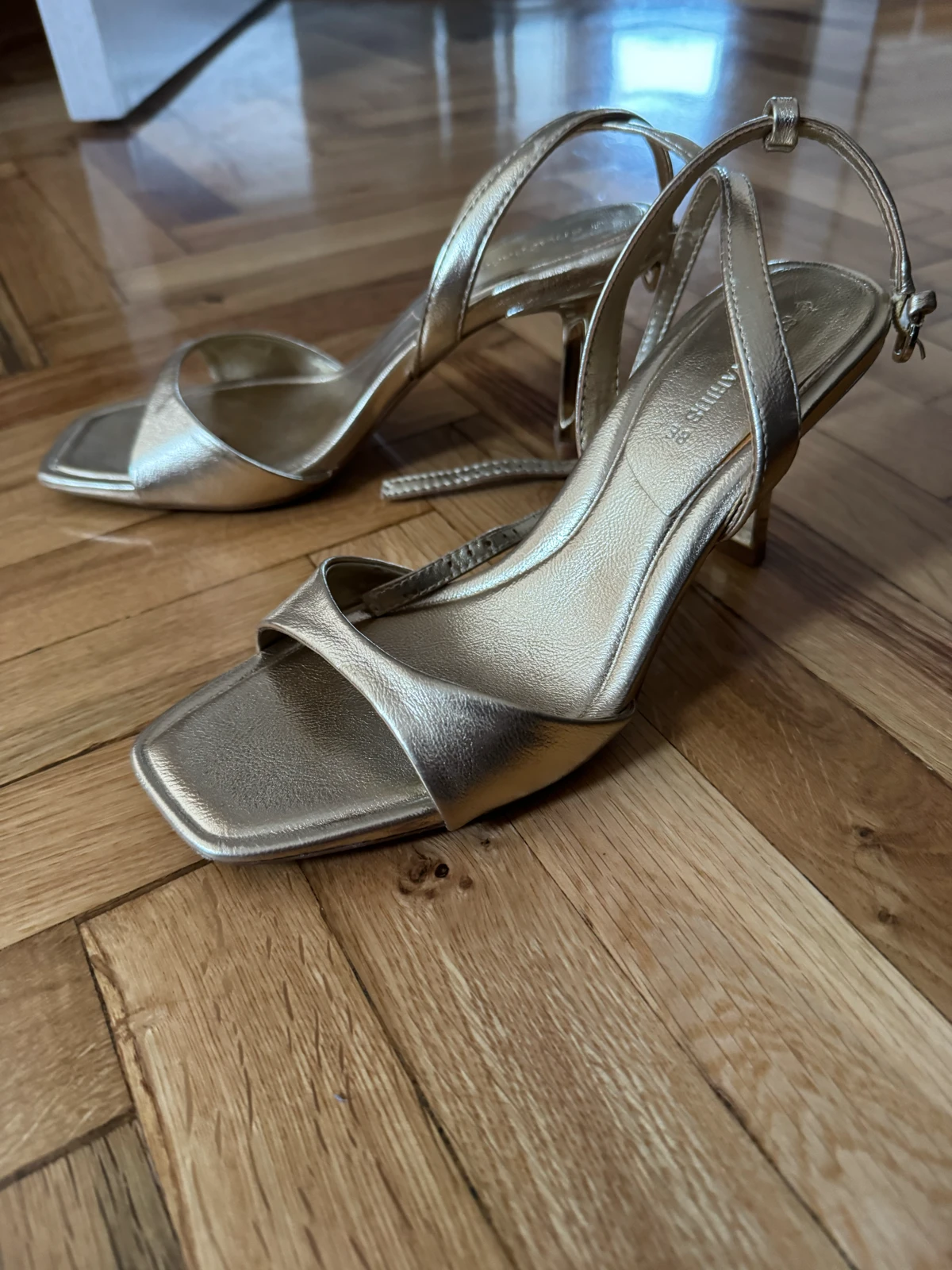 Stradivarius sandale 38 broj