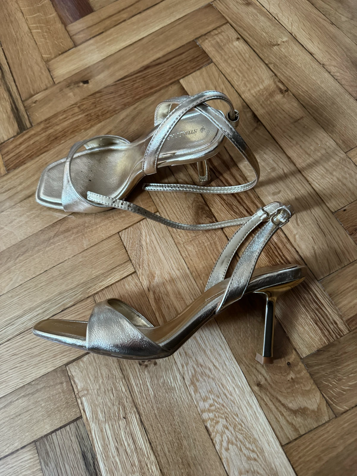 Stradivarius sandale 38 broj