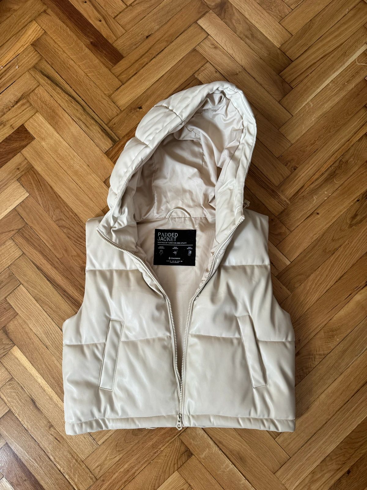 Stradivarius prsluk S velicina