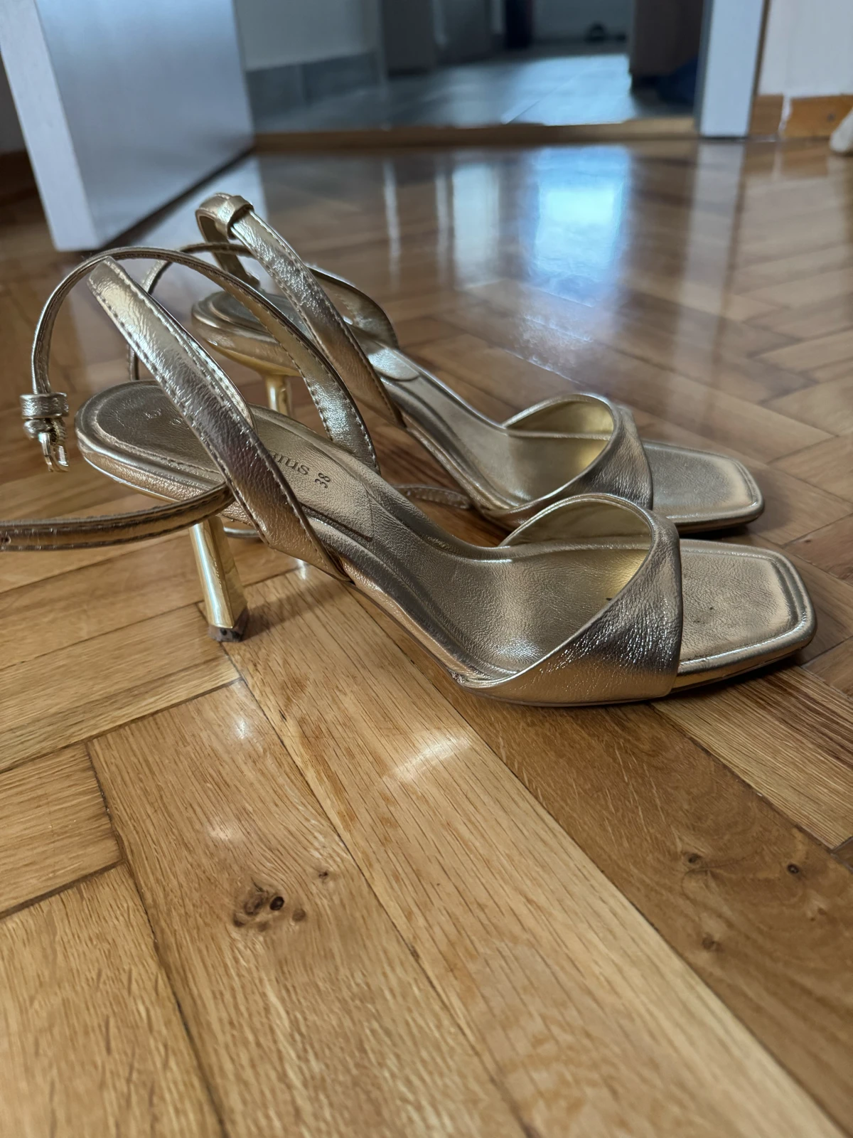 Stradivarius sandale 38 broj