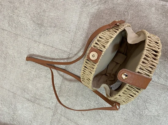 Pletena letnja torbica