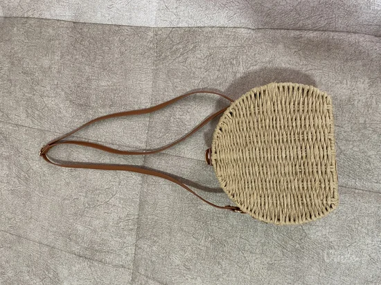 Pletena letnja torbica