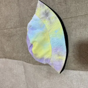 Nova letnja šarena kapa