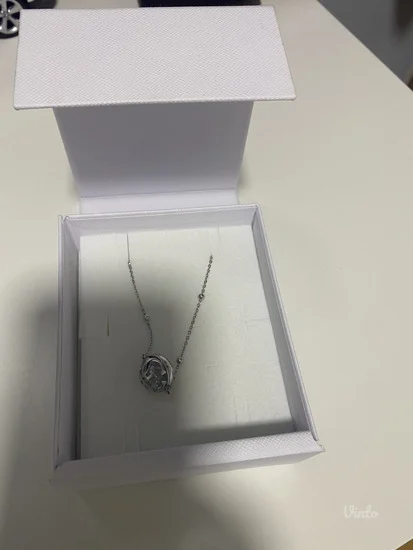 Guess ogrlica originalno pakovanje nova