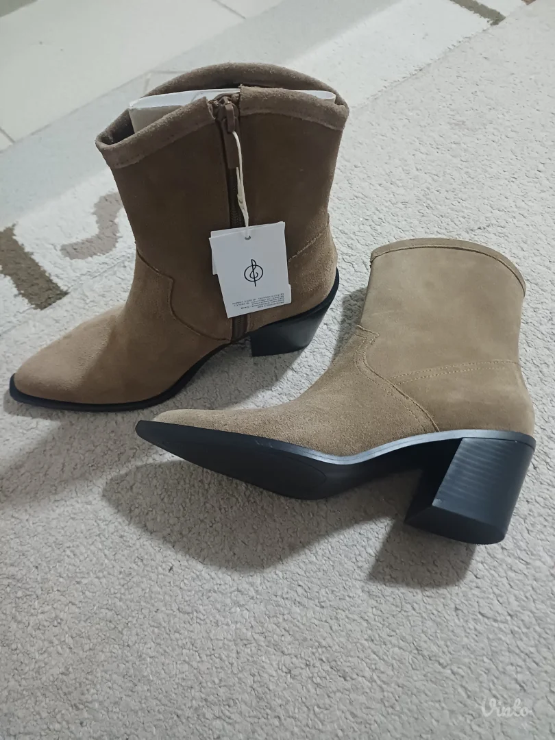 Stradivarius čizme koža