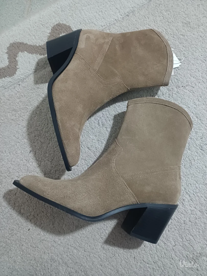 Stradivarius čizme koža