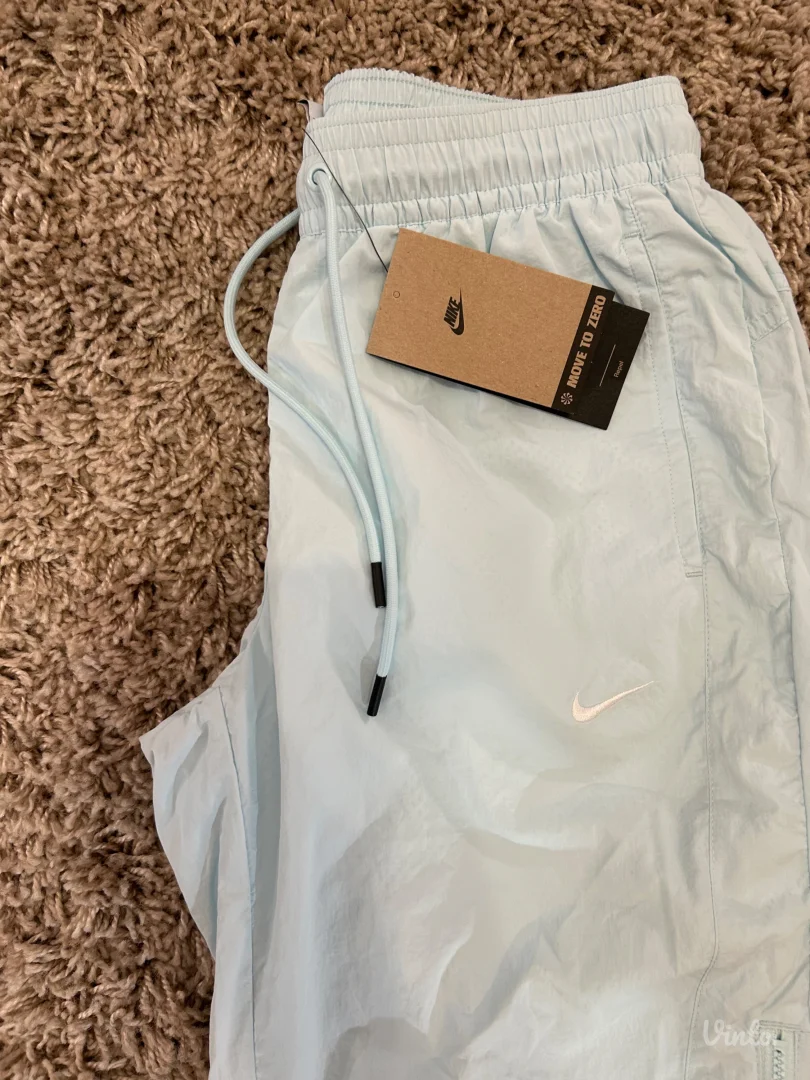 Nike ženska trenerka - šuškava