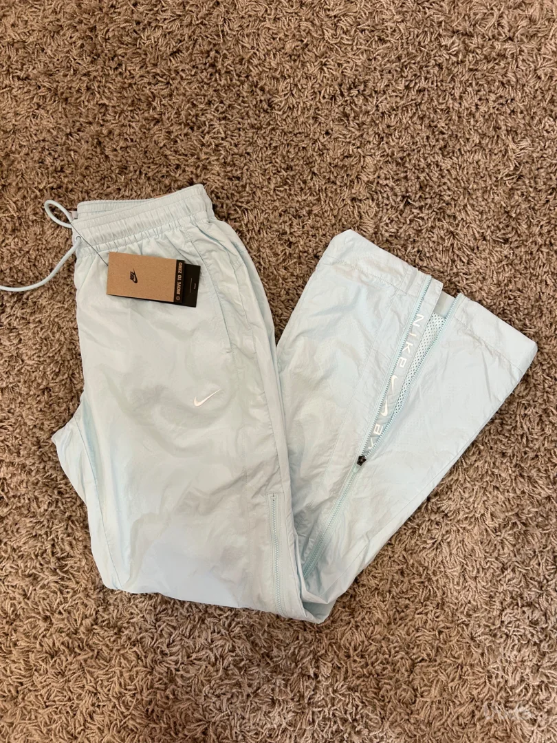 Nike ženska trenerka - šuškava