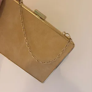 Elegantna pismo torbica