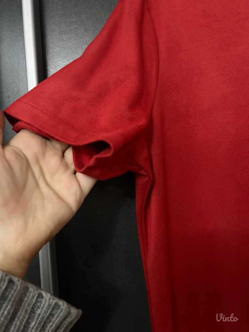 Mekana crvena kratka haljina na kratke rukave Zara