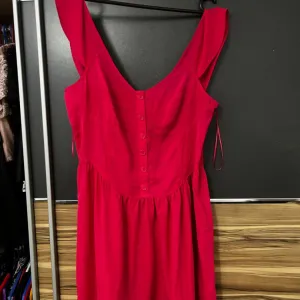 Roze haljina na bratele