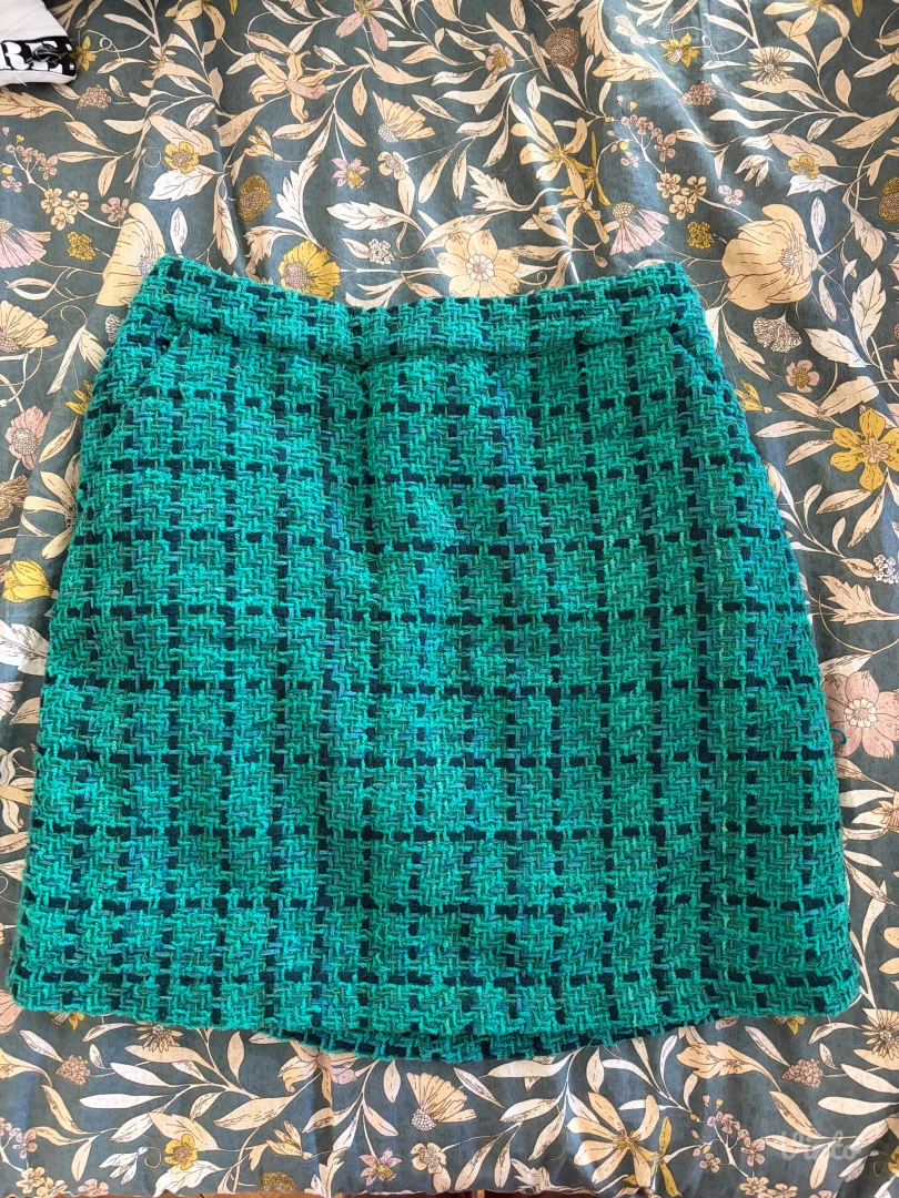 Zelena kraća suknja iz Reservda